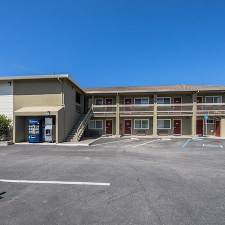 Coastal Valley Inn カストロヴィル エクステリア 写真